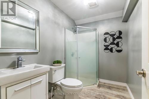 25 Jeffrey Drive, Guelph (Grange Hill East), ON - Indoor Photo Showing Bathroom