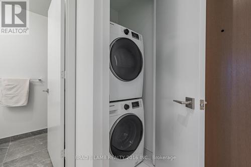 1005 - 195 Mccaul Street, Toronto, ON - Indoor Photo Showing Laundry Room