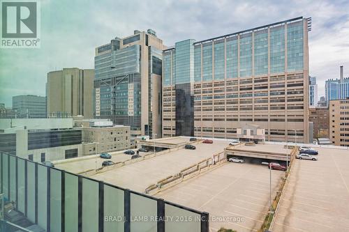 1005 - 195 Mccaul Street, Toronto, ON - Outdoor