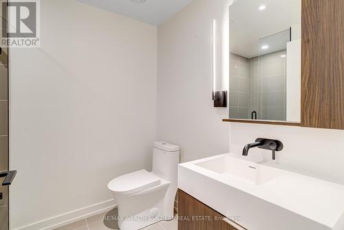 522N - 117 Broadway Avenue, Toronto, ON - Indoor Photo Showing Bathroom