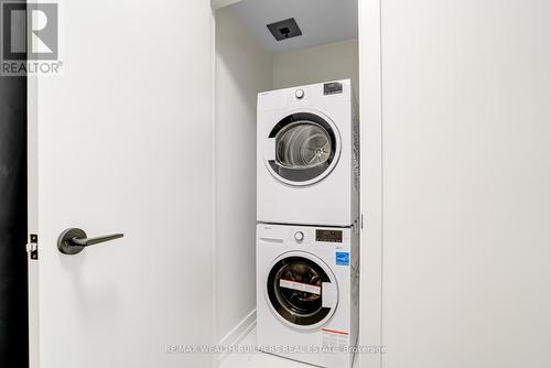 522N - 117 Broadway Avenue, Toronto, ON - Indoor Photo Showing Laundry Room