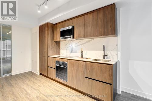 522N - 117 Broadway Avenue, Toronto, ON - Indoor Photo Showing Kitchen