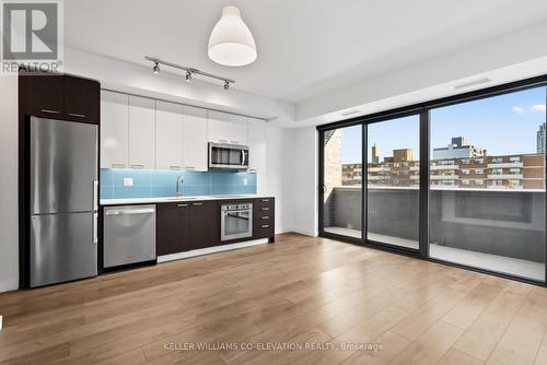 607 - 109 Vaughan Road, Toronto, ON - Indoor Photo Showing Kitchen