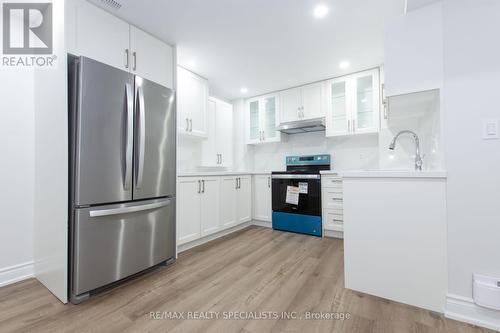 Bsmt - 1112 Solomon Court, Milton, ON - Indoor Photo Showing Kitchen With Stainless Steel Kitchen With Upgraded Kitchen