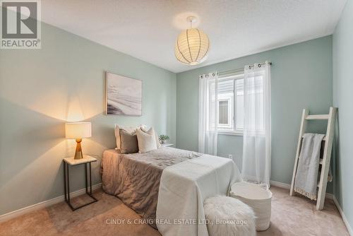 1555 Glenbourne Drive, Oshawa, ON - Indoor Photo Showing Bedroom