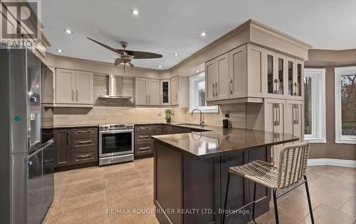 30 Ravenview Drive, Whitby, ON - Indoor Photo Showing Kitchen With Stainless Steel Kitchen With Upgraded Kitchen