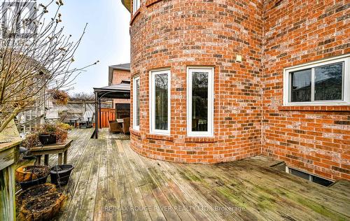 30 Ravenview Drive, Whitby, ON - Outdoor