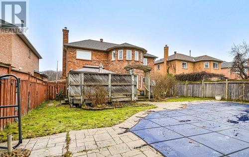 30 Ravenview Drive, Whitby, ON - Outdoor