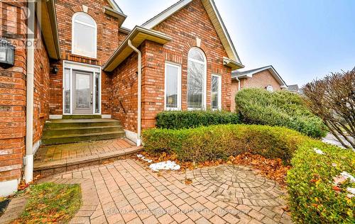 30 Ravenview Drive, Whitby, ON - Outdoor