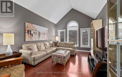 30 Ravenview Drive, Whitby, ON - Indoor Photo Showing Living Room