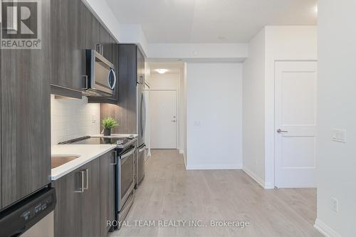 3201 - 7895 Jane Street, Vaughan, ON - Indoor Photo Showing Kitchen With Upgraded Kitchen