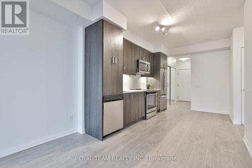 3201 - 7895 Jane Street, Vaughan, ON - Indoor Photo Showing Kitchen