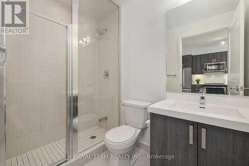 3201 - 7895 Jane Street, Vaughan, ON - Indoor Photo Showing Bathroom