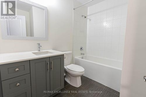 83 - 10 Birmingham Drive, Cambridge, ON - Indoor Photo Showing Bathroom