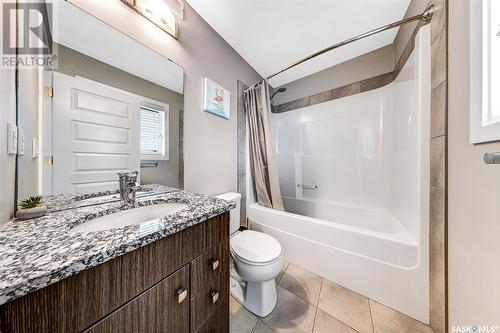 451 Secord Way, Saskatoon, SK - Indoor Photo Showing Bathroom