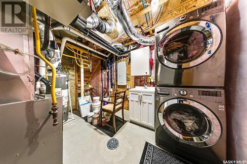 451 Secord Way, Saskatoon, SK - Indoor Photo Showing Laundry Room