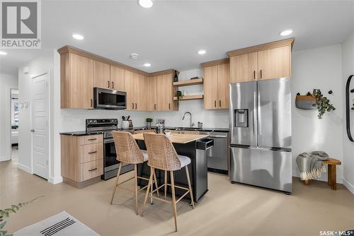 415 I Avenue S, Saskatoon, SK - Indoor Photo Showing Kitchen