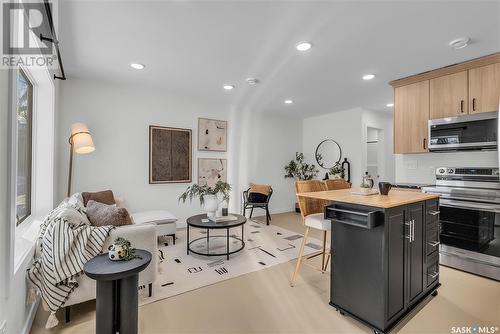 415 I Avenue S, Saskatoon, SK - Indoor Photo Showing Kitchen