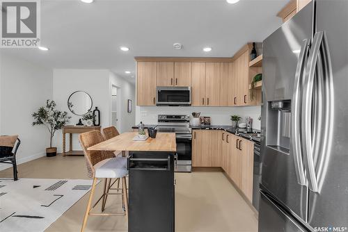 415 I Avenue S, Saskatoon, SK - Indoor Photo Showing Kitchen With Double Sink With Upgraded Kitchen