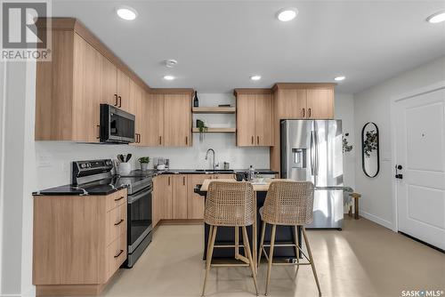 415 I Avenue S, Saskatoon, SK - Indoor Photo Showing Kitchen