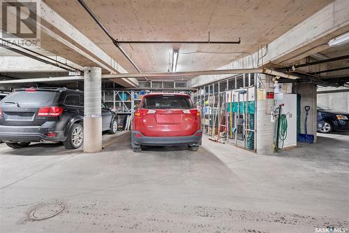 301 2305 Adelaide Street, Saskatoon, SK - Indoor Photo Showing Garage