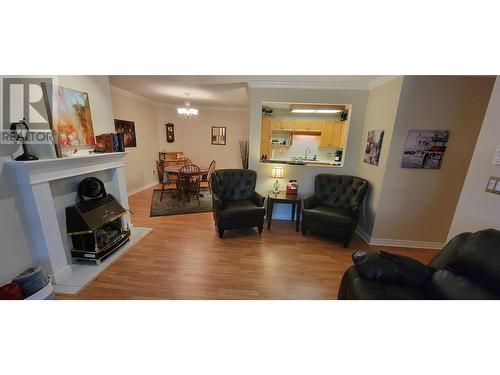 1445 Halifax Street Unit# 311, Penticton, BC - Indoor Photo Showing Living Room With Fireplace