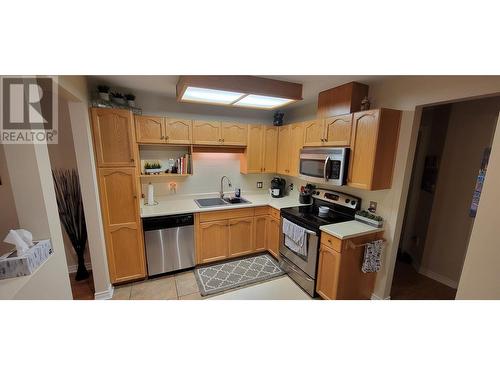 1445 Halifax Street Unit# 311, Penticton, BC - Indoor Photo Showing Kitchen With Double Sink