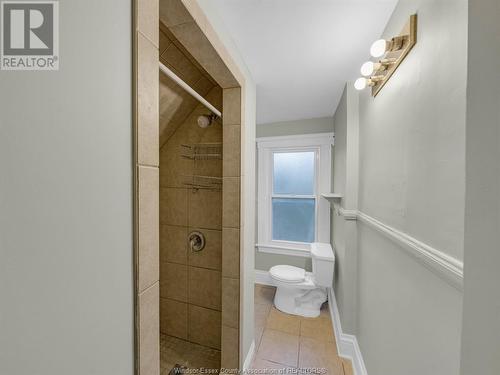 2470 Cadillac Unit# Upper, Windsor, ON - Indoor Photo Showing Bathroom