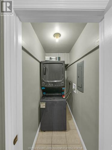 2470 Cadillac Unit# Upper, Windsor, ON - Indoor Photo Showing Laundry Room