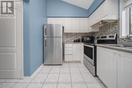 108 Black Forest Drive, Brampton, ON - Indoor Photo Showing Kitchen