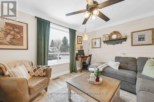 25 Marmora Street, Centre Hastings, ON - Indoor Photo Showing Living Room