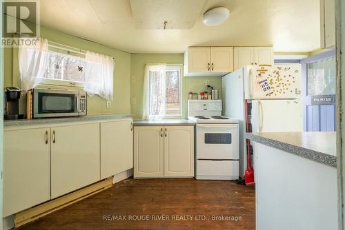 2 - 7214 County Rd 18 Road, Alnwick/Haldimand, ON - Indoor Photo Showing Kitchen