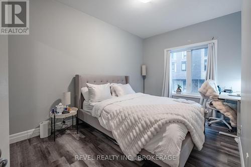 220 - 501 Frontenac Street, Kingston (East Of Sir John A. Blvd), ON - Indoor Photo Showing Bedroom