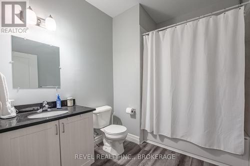 220 - 501 Frontenac Street, Kingston (East Of Sir John A. Blvd), ON - Indoor Photo Showing Bathroom