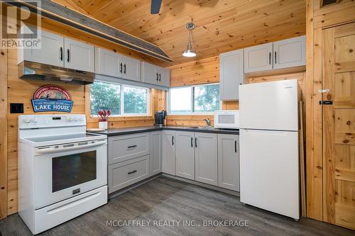 4113 County Rd 9, Greater Napanee, ON - Indoor Photo Showing Kitchen