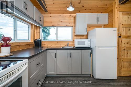 4113 County Rd 9, Greater Napanee, ON - Indoor Photo Showing Kitchen