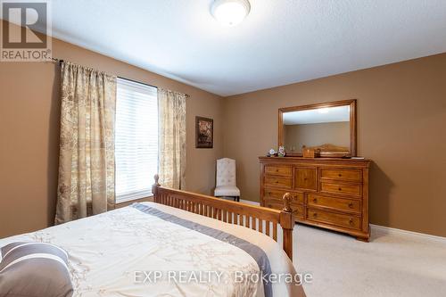 129 Simcoe Avenue, Middlesex Centre (Komoka), ON - Indoor Photo Showing Bedroom