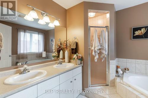 129 Simcoe Avenue, Middlesex Centre (Komoka), ON - Indoor Photo Showing Bathroom