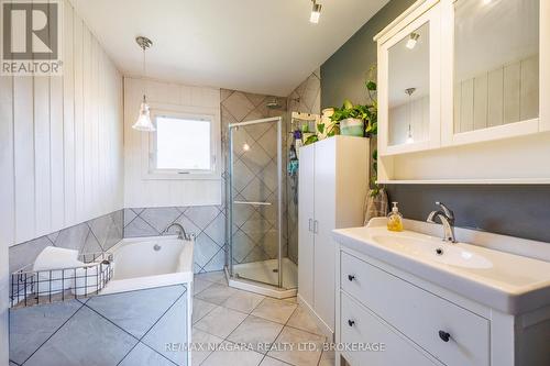 490 Mathews Road N, Fort Erie (336 - Point Abino), ON - Indoor Photo Showing Bathroom