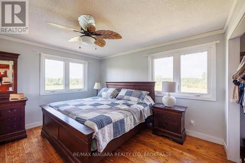 490 Mathews Road N, Fort Erie (336 - Point Abino), ON - Indoor Photo Showing Bedroom