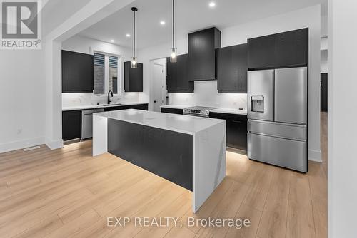 74 Marie Street, Pelham (662 - Fonthill), ON - Indoor Photo Showing Kitchen With Stainless Steel Kitchen With Upgraded Kitchen