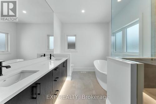 74 Marie Street, Pelham (662 - Fonthill), ON - Indoor Photo Showing Bathroom