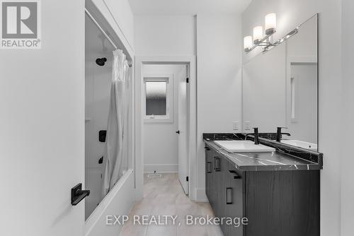 74 Marie Street, Pelham (662 - Fonthill), ON -  Photo Showing Bathroom