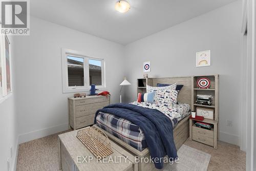 74 Marie Street, Pelham (662 - Fonthill), ON - Indoor Photo Showing Bedroom