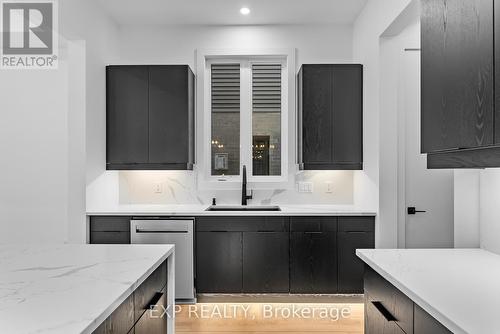 74 Marie Street, Pelham (662 - Fonthill), ON - Indoor Photo Showing Kitchen