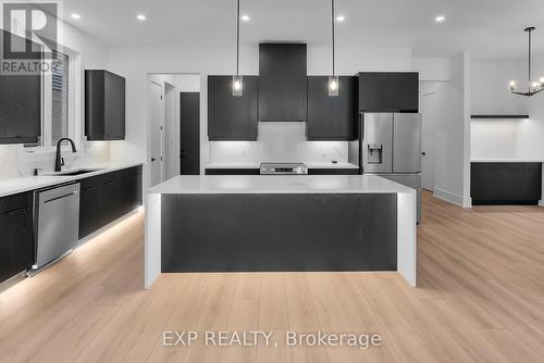 74 Marie Street, Pelham (662 - Fonthill), ON - Indoor Photo Showing Kitchen With Stainless Steel Kitchen With Upgraded Kitchen