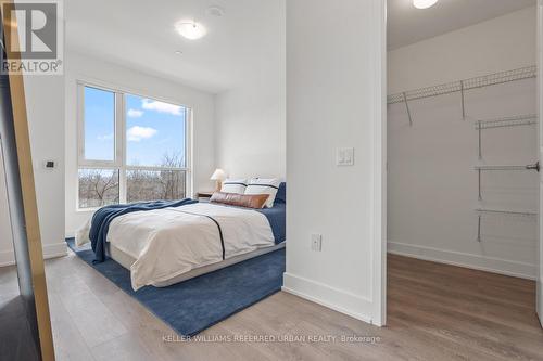 324 - 202 Burnhamthorpe Road E, Mississauga, ON - Indoor Photo Showing Bedroom