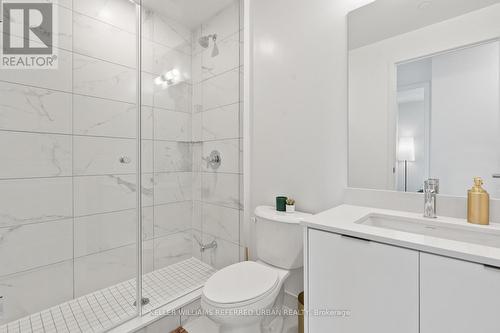 324 - 202 Burnhamthorpe Road E, Mississauga, ON - Indoor Photo Showing Bathroom