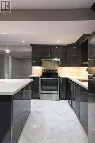 Bsmt - 467 Huntington Ridge Drive, Mississauga, ON - Indoor Photo Showing Kitchen With Upgraded Kitchen