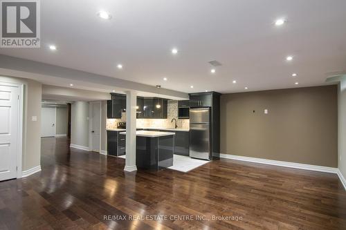 Bsmt - 467 Huntington Ridge Drive, Mississauga, ON - Indoor Photo Showing Kitchen